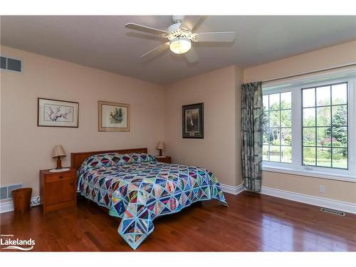 326 Blueberry Marsh Road, Oro-Medonte, ON - Indoor Photo Showing Bedroom