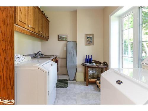 326 Blueberry Marsh Road, Oro-Medonte, ON - Indoor Photo Showing Laundry Room