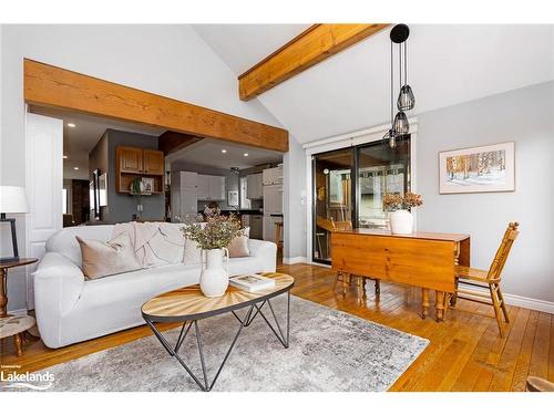 49 Madeline Drive, Collingwood, ON - Indoor Photo Showing Living Room