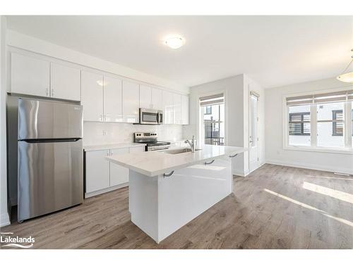 14-980 Logan Drive, Milton, ON - Indoor Photo Showing Kitchen With Stainless Steel Kitchen