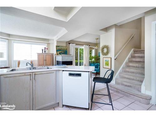 166 Fairway Crescent, Collingwood, ON - Indoor Photo Showing Kitchen With Double Sink