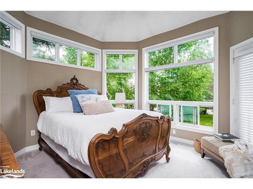 166 Fairway Crescent, Collingwood, ON - Indoor Photo Showing Bedroom