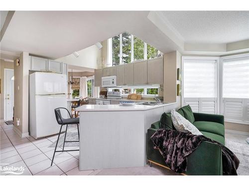 166 Fairway Crescent, Collingwood, ON - Indoor Photo Showing Kitchen