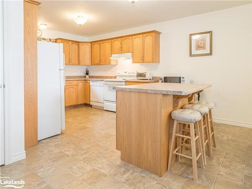 1832 Kilworthy Road, Gravenhurst, ON - Indoor Photo Showing Kitchen