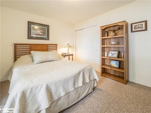 1832 Kilworthy Road, Gravenhurst, ON - Indoor Photo Showing Bedroom