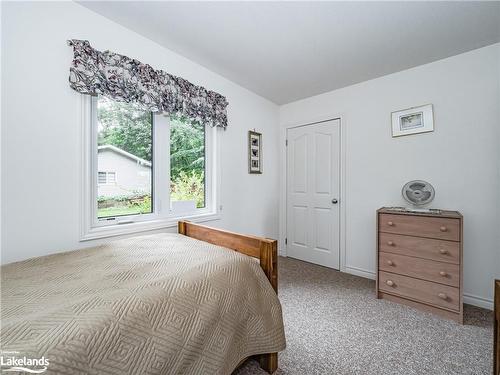 1832 Kilworthy Road, Gravenhurst, ON - Indoor Photo Showing Bedroom