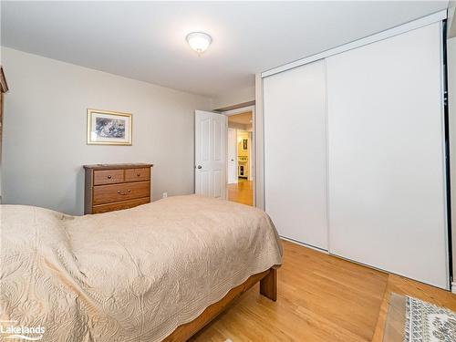 1832 Kilworthy Road, Gravenhurst, ON - Indoor Photo Showing Bedroom