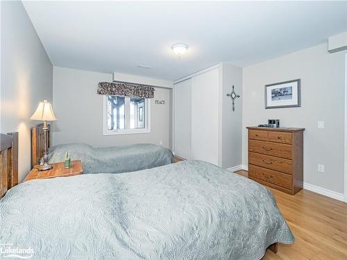 1832 Kilworthy Road, Gravenhurst, ON - Indoor Photo Showing Bedroom