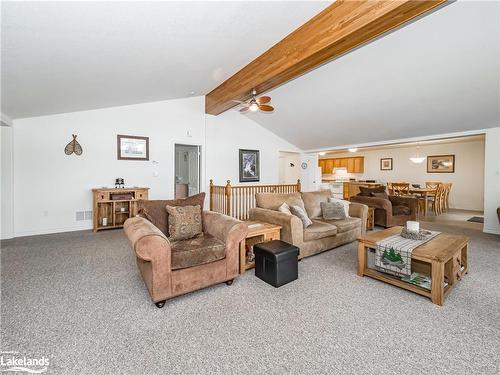 1832 Kilworthy Road, Gravenhurst, ON - Indoor Photo Showing Living Room