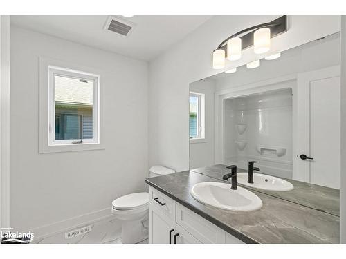 257 Jackson Street E, Durham, ON - Indoor Photo Showing Bathroom