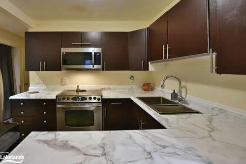 13 Trafalgar Road, Collingwood, ON - Indoor Photo Showing Kitchen With Double Sink