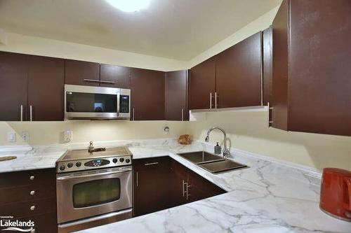 13 Trafalgar Road, Collingwood, ON - Indoor Photo Showing Kitchen With Double Sink