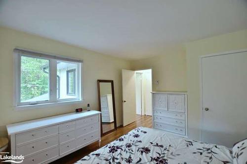 13 Trafalgar Road, Collingwood, ON - Indoor Photo Showing Bedroom