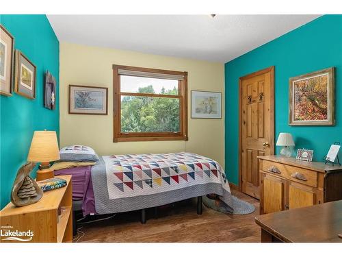 155 Old Centurian Road, Huntsville, ON - Indoor Photo Showing Bedroom