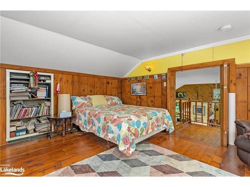 155 Old Centurian Road, Huntsville, ON - Indoor Photo Showing Bedroom