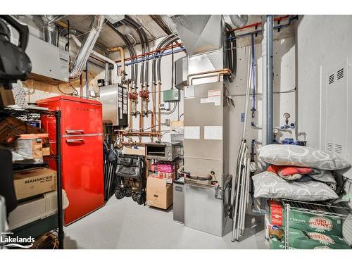 002-727 Grandview Drive, Huntsville, ON - Indoor Photo Showing Basement