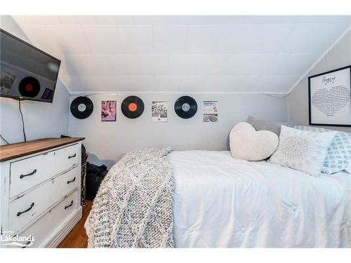 235 Jane Street, Stayner, ON - Indoor Photo Showing Bedroom