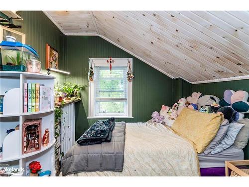 235 Jane Street, Stayner, ON - Indoor Photo Showing Bedroom