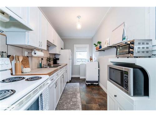 235 Jane Street, Stayner, ON - Indoor Photo Showing Kitchen