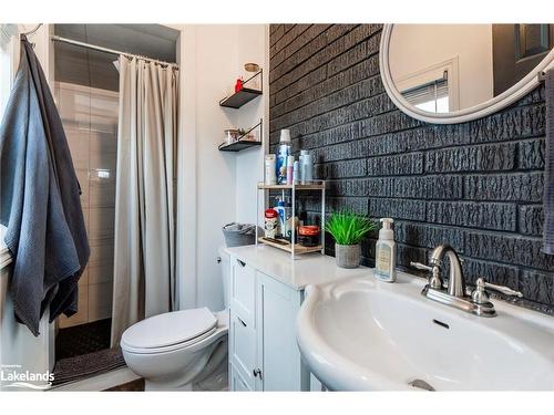 235 Jane Street, Stayner, ON - Indoor Photo Showing Bathroom