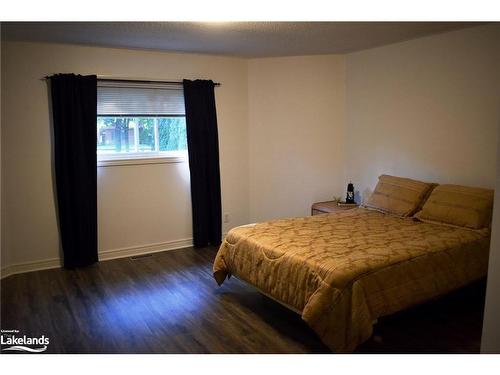 433 M Ramblewood Drive, Wasaga Beach, ON - Indoor Photo Showing Bedroom