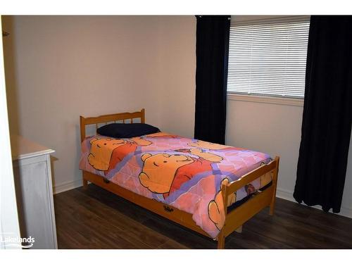 433 Ramblewood Drive, Wasaga Beach, ON - Indoor Photo Showing Bedroom