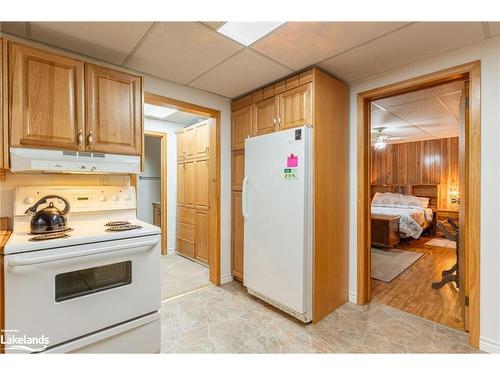 16366 Highway 35, Haliburton, ON - Indoor Photo Showing Kitchen