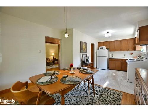 11 Park Road, Collingwood, ON - Indoor Photo Showing Kitchen