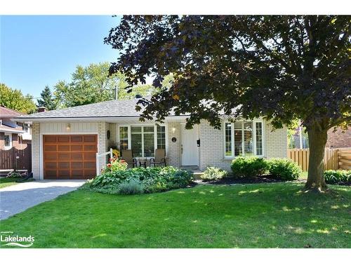 11 Park Road, Collingwood, ON - Outdoor With Facade