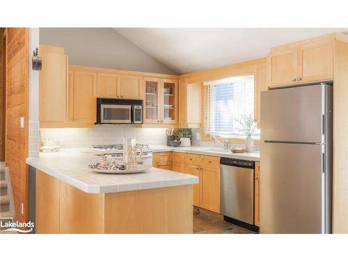 135 Timmons Street, Craigleith, ON - Indoor Photo Showing Kitchen