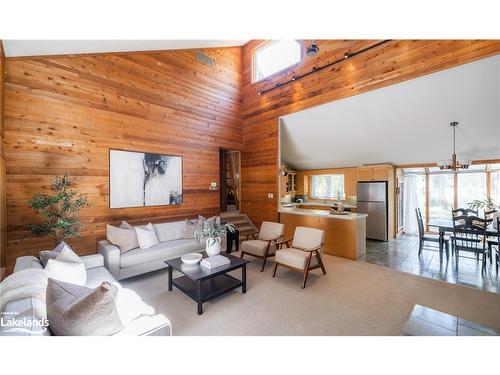 135 Timmons Street, Craigleith, ON - Indoor Photo Showing Living Room