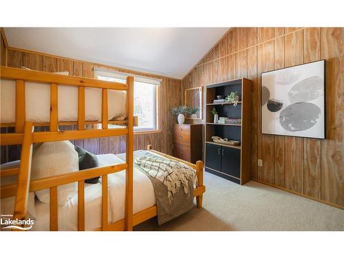 135 Timmons Street, Craigleith, ON - Indoor Photo Showing Bedroom