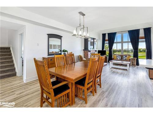 211-115 Fairway Court, The Blue Mountains, ON - Indoor Photo Showing Dining Room