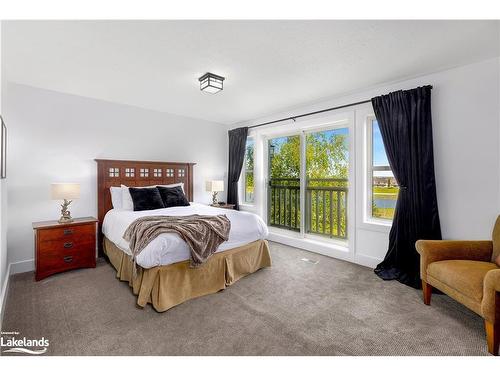 211-115 Fairway Court, The Blue Mountains, ON - Indoor Photo Showing Bedroom