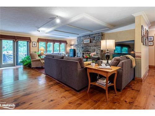 838051 4Th Line E, Mulmur, ON - Indoor Photo Showing Living Room