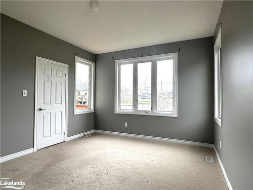 34 Starboard Circle, Wasaga Beach, ON - Indoor Photo Showing Other Room