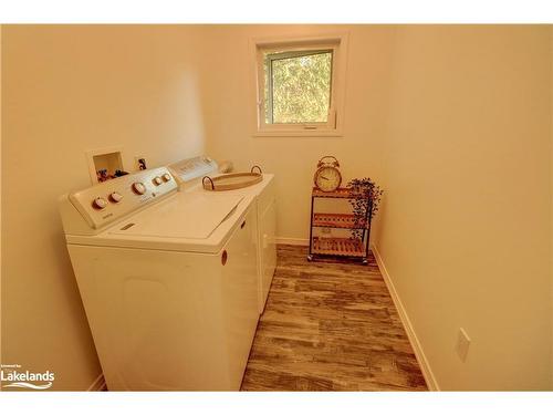 186 Lakewood Park Road, Huntsville, ON - Indoor Photo Showing Laundry Room