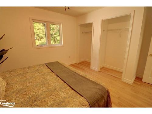 186 Lakewood Park Road, Huntsville, ON - Indoor Photo Showing Bedroom