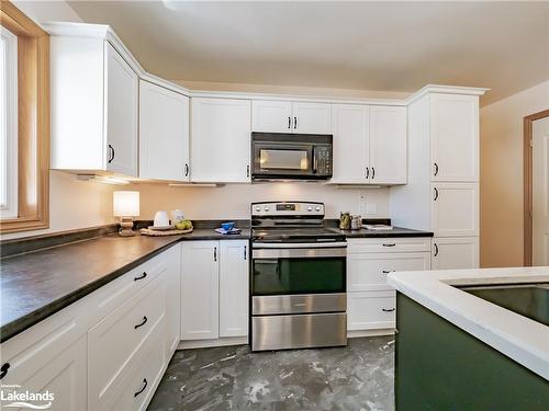 34 Hunts Road, Huntsville, ON - Indoor Photo Showing Kitchen