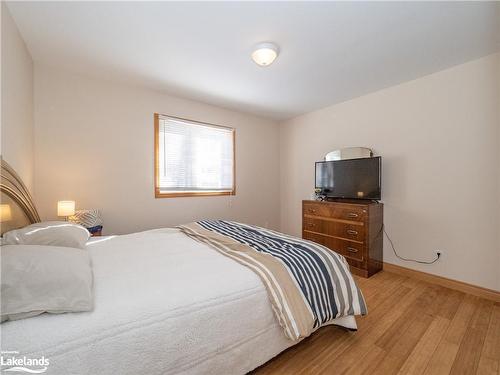 34 Hunts Road, Huntsville, ON - Indoor Photo Showing Bedroom