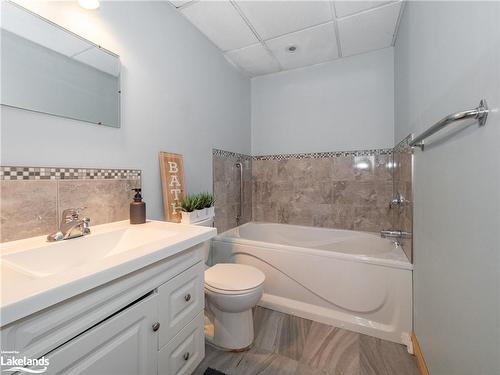 34 Hunts Road, Huntsville, ON - Indoor Photo Showing Bathroom