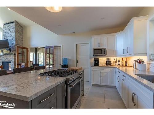 8814 Georgian Bay Shore, Port Severn, ON - Indoor Photo Showing Kitchen