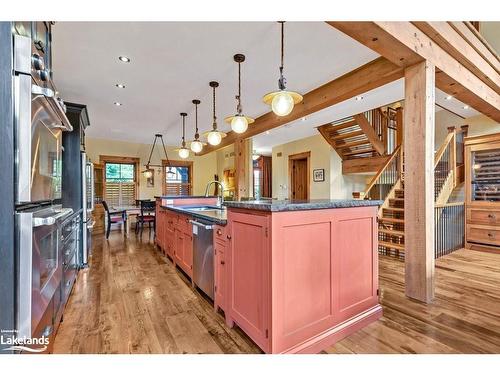 136 Snowbridge Way, The Blue Mountains, ON - Indoor Photo Showing Kitchen