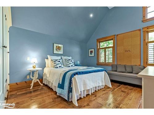 136 Snowbridge Way, The Blue Mountains, ON - Indoor Photo Showing Bedroom