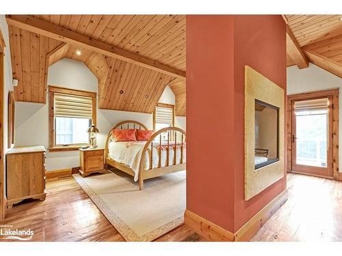 136 Snowbridge Way, The Blue Mountains, ON - Indoor Photo Showing Bedroom