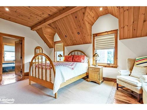 136 Snowbridge Way, The Blue Mountains, ON - Indoor Photo Showing Bedroom