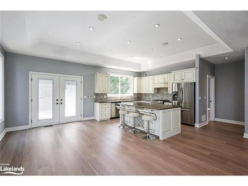 18 Blue Jay Place, Wasaga Beach, ON - Indoor Photo Showing Kitchen