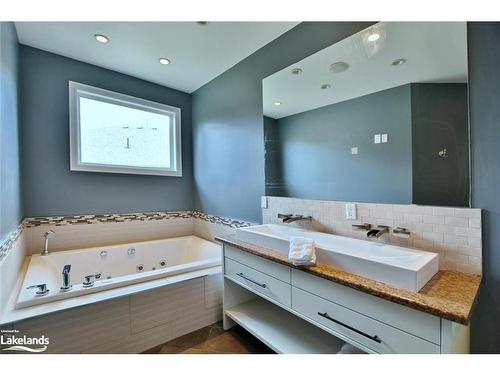 18 Blue Jay Place, Wasaga Beach, ON - Indoor Photo Showing Bathroom