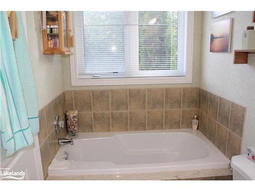 1296 Gina Street, Innisfil, ON - Indoor Photo Showing Bathroom