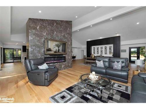 57 10Th Concession, Seguin, ON - Indoor Photo Showing Living Room